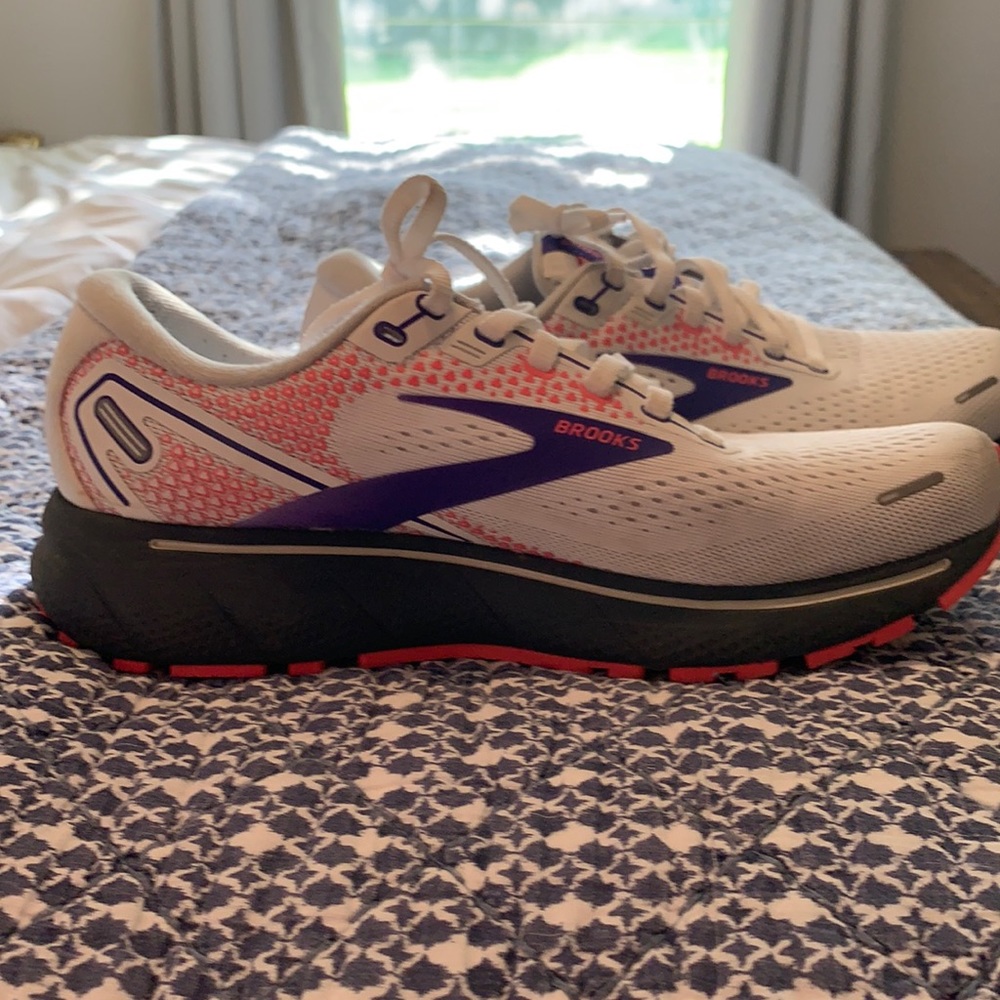 Brooks Ghost